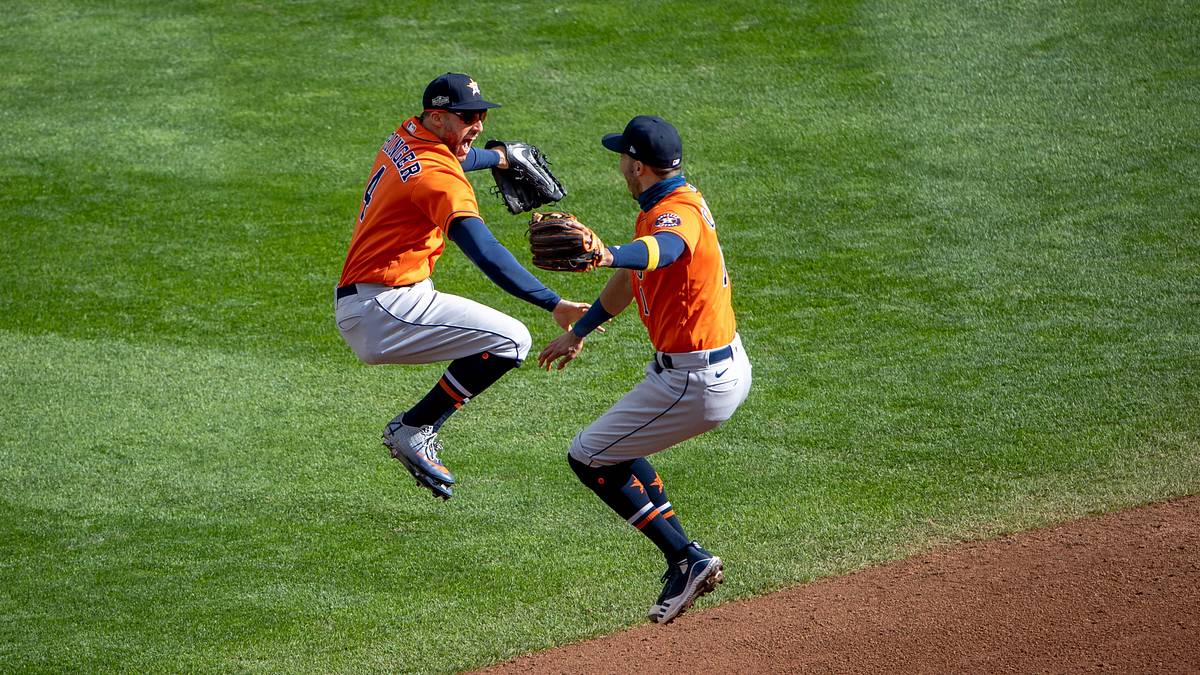 Astros Advance to ALDS as Twins Lose 18th Straight Playoff Game