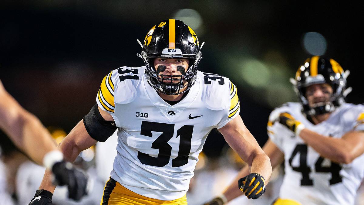College Football Week 6 Picks: Who Will Win Red River, Penn State-Iowa and More?