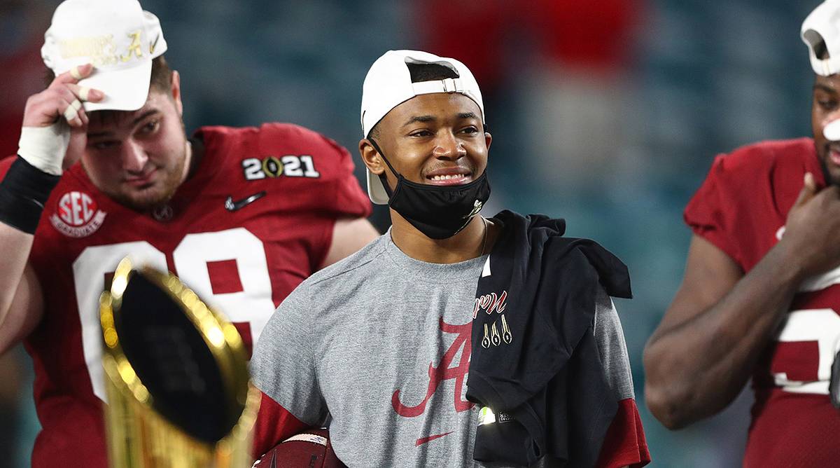 Former Alabama Star DeVonta Smith Unhappy With Team's Offense vs. Auburn