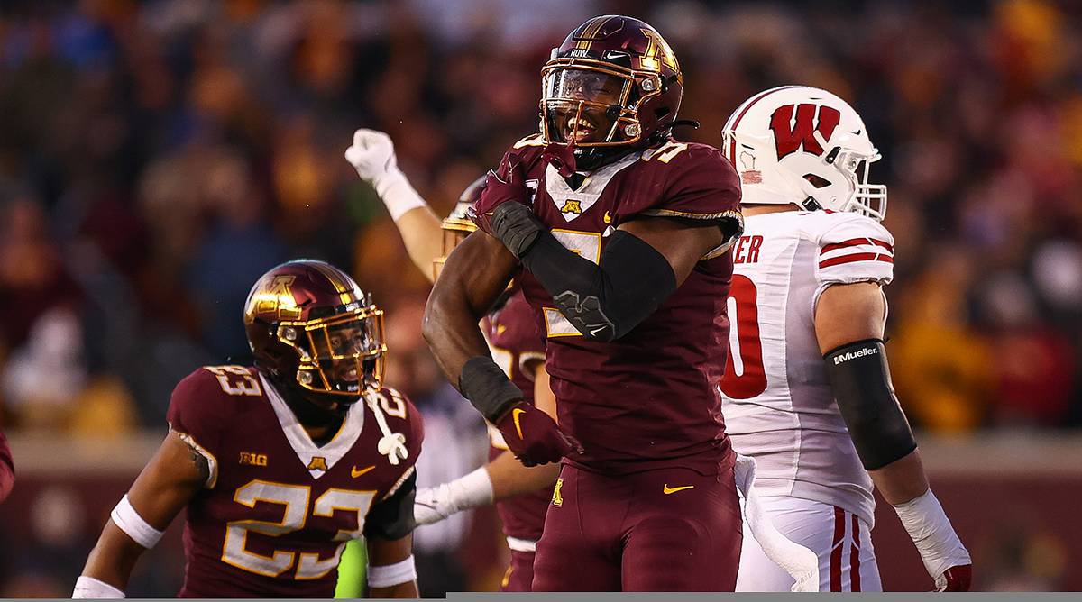 Minnesota Fans 'Jump Around' On Field After Upset Win against Wisconsin