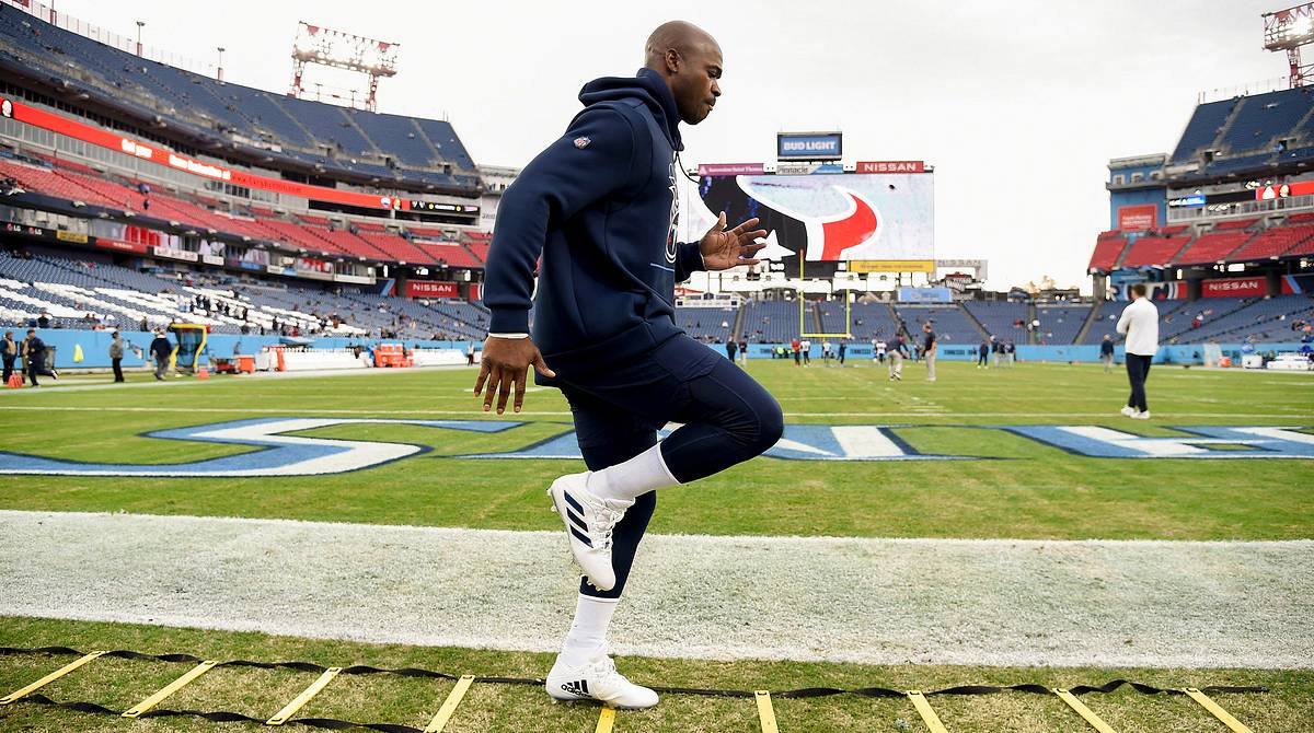 Adrian Peterson's Wife Releases Statement on His Domestic Violence Arrest