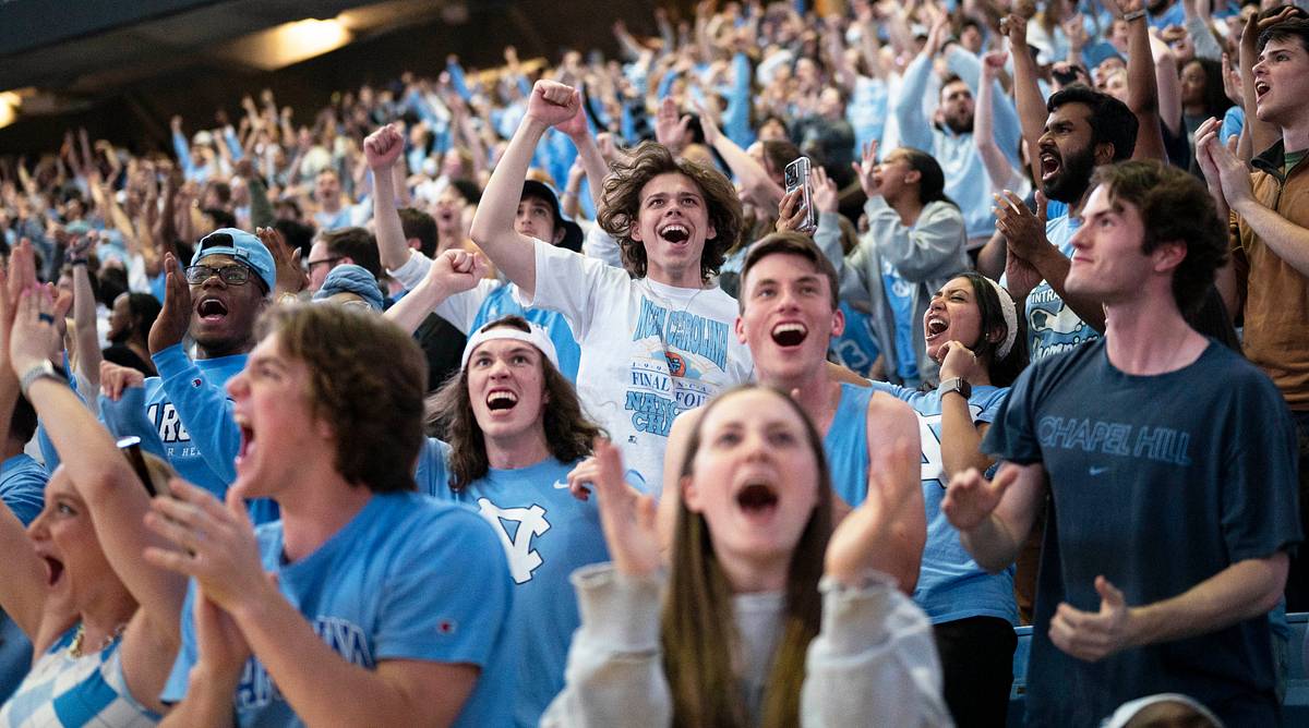 Explaining the 'Birds Aren't Real' Sign at the Men's National Title Game Monday Night