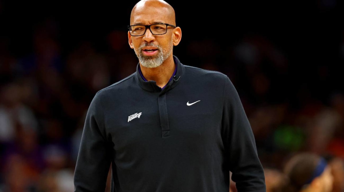 Monty Williams Suggests Safety Change After Incident Involving Chris Paul’s Family usatsi 18117823 1