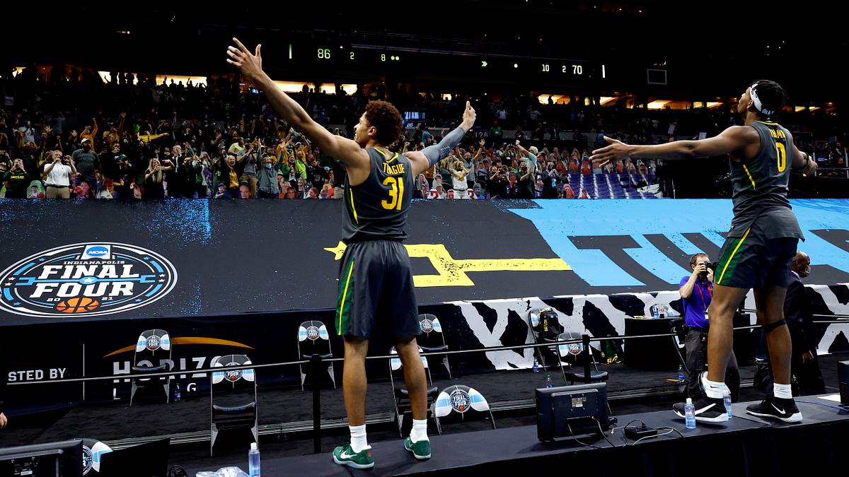 Twitter Reacts to Baylor Blowing Out Gonzaga in Men's National Championship