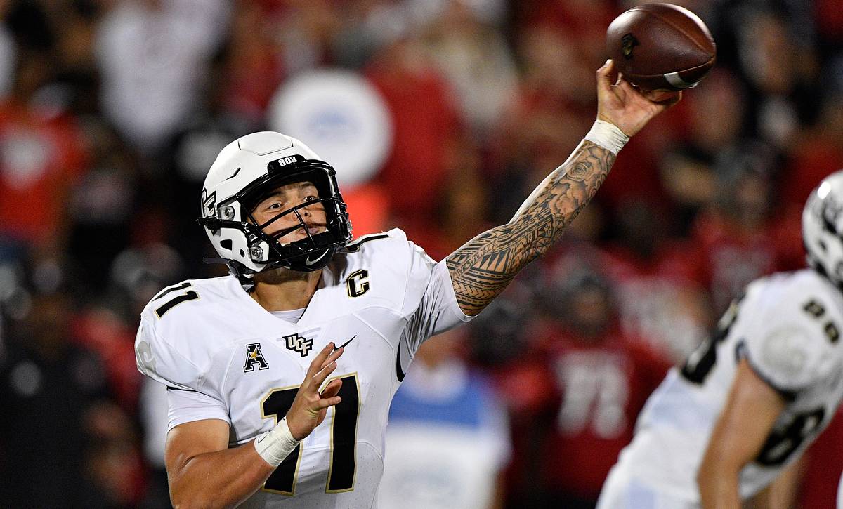 UCF Star QB Dillon Gabriel Suffers Potential Major Shoulder Injury in Loss to Louisville