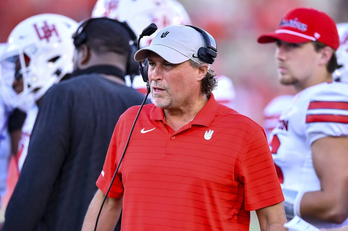 Houston vs. Navy College Football Odds, Plays and Insights