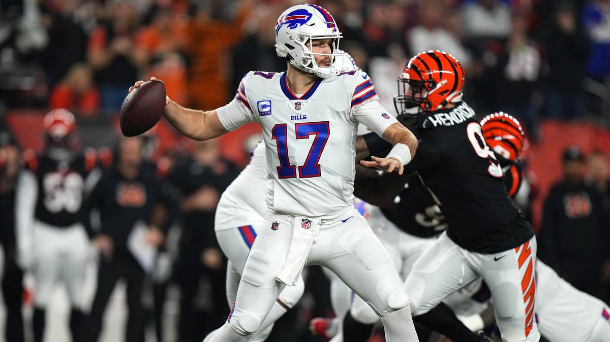 Josh Allen Defends Tee Higgins After Collision With Damar Hamlin