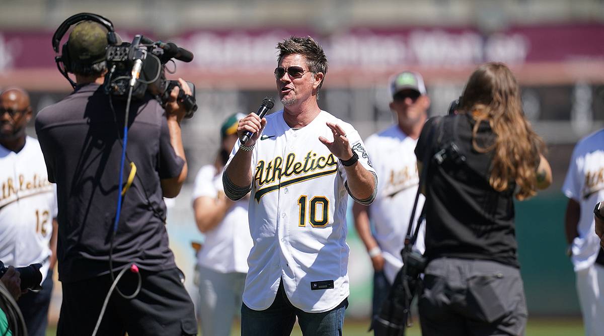 Former A's Player Explains Giving Wrong Bat to Hall of Fame in 2002