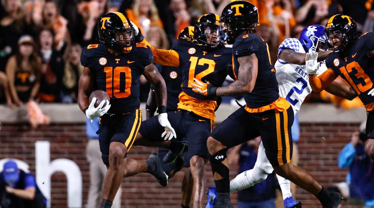 Tennessee Tops Season’s First College Football Playoff Rankings
