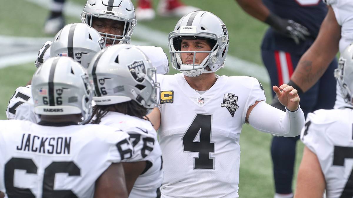 Fantasy Football Start 'Em, Sit 'Em Week 12: Quarterbacks - Sleepers, Fades, Matchups, DFS Bargains