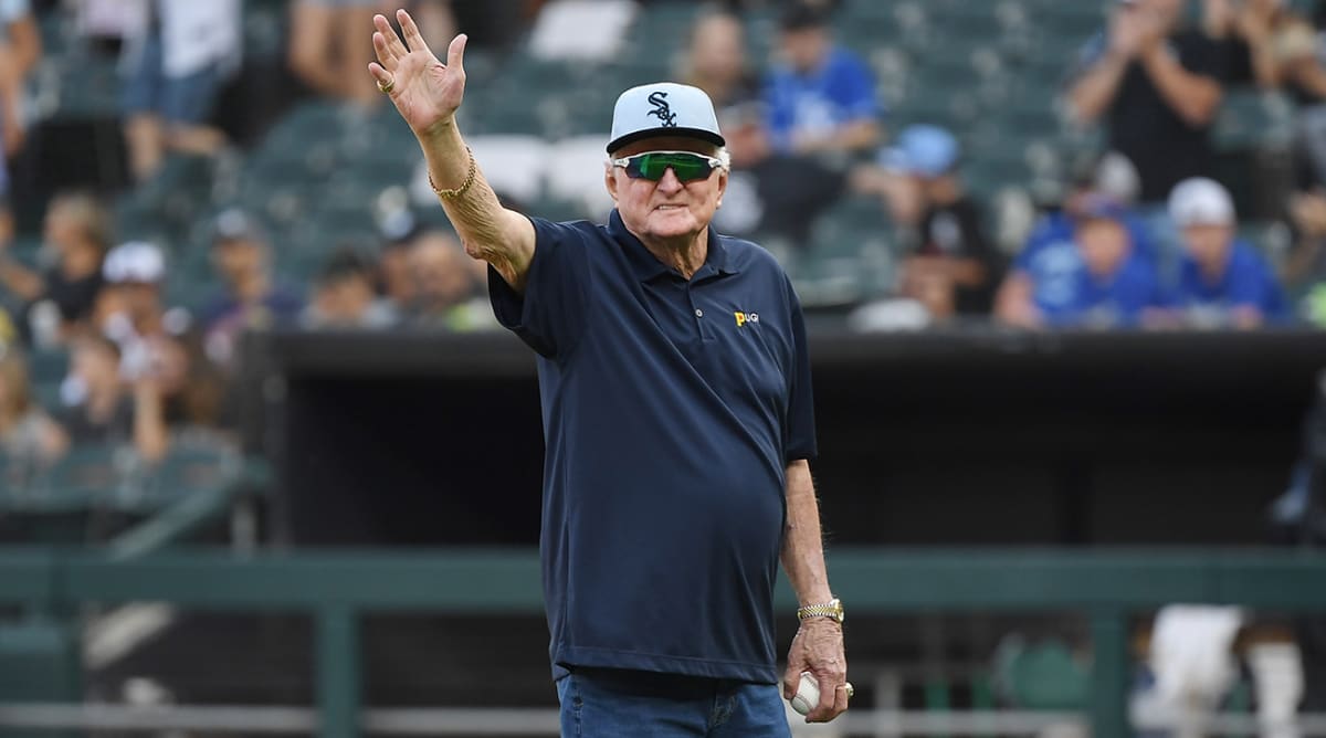 Photo of Ex-White Sox Broadcaster Ken Harrelson Says He Was Forced to Retire