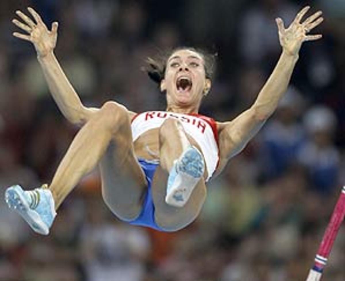David Epstein Pole Vaulter Yelena Isinbayeva Keeps Defying Gravity