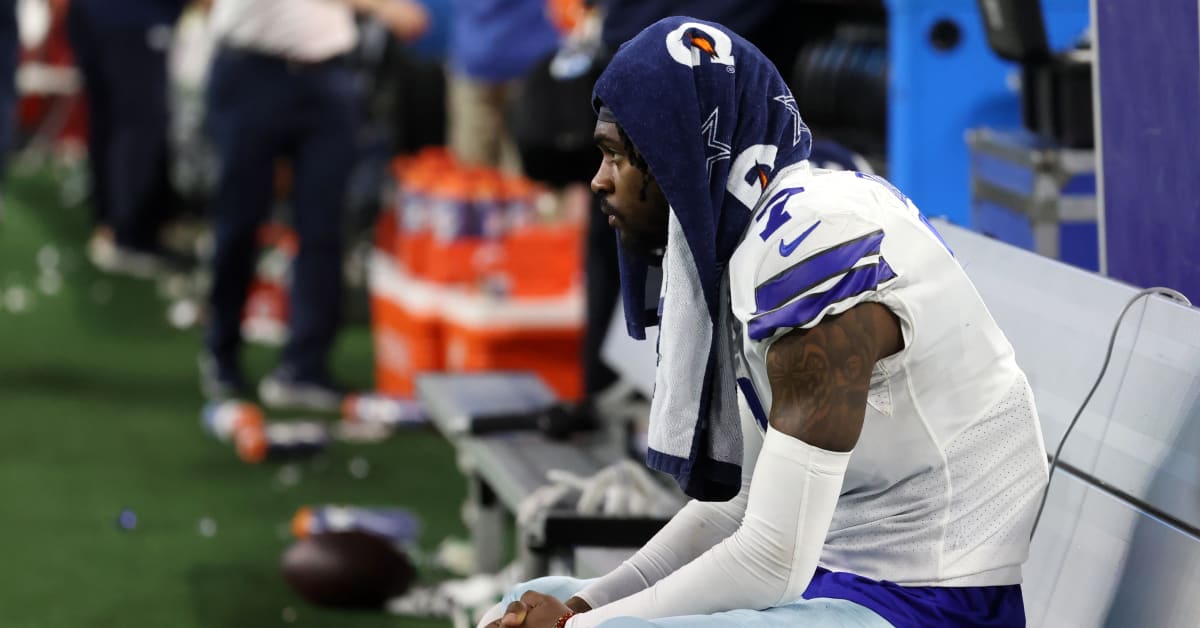 Cowboys fans throw trash on field as players, refs exit to locker rooms (video) Sports Illustrated