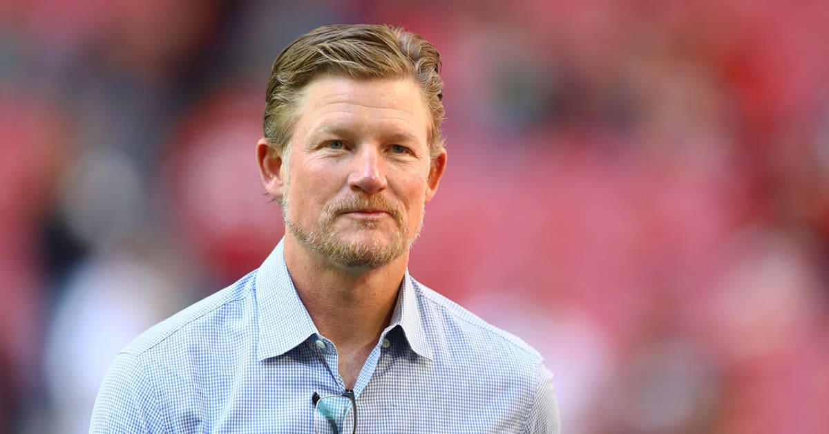 Les Snead where shirt with his own meme to Rams Super Bowl