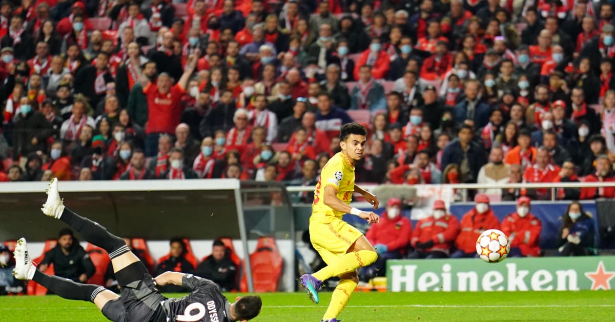 Benfica fan throws big stick at Liverpool forward Luis Diaz Futbol on FanNation