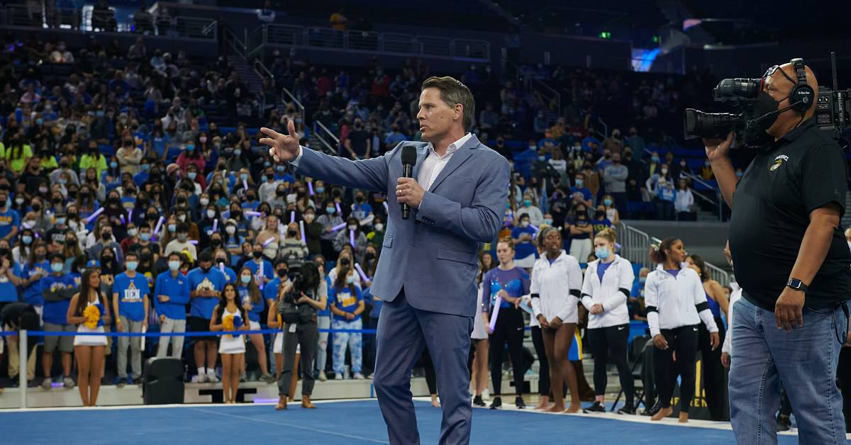 Chris Waller Resigns as UCLA Gymnastics Head Coach After Tumultuous 2022  Campaign - Sports Illustrated UCLA Bruins News, Analysis and More