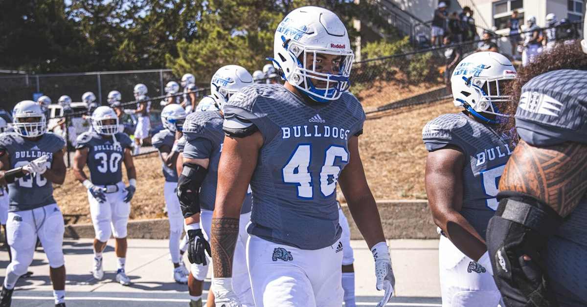 Huskies Offer JC Linebacker, Who Was Ale High School Teammate Sports