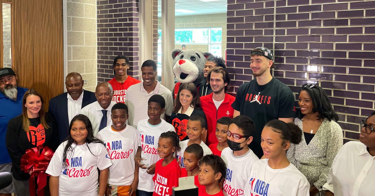 Houston Rockets, Memorial Hermann Unveils Renovations at Moody Community Center Sports