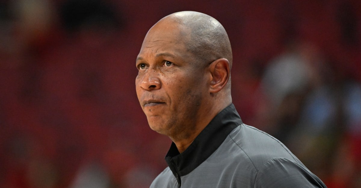 Louisville hires former Cards star Kenny Payne as head coach