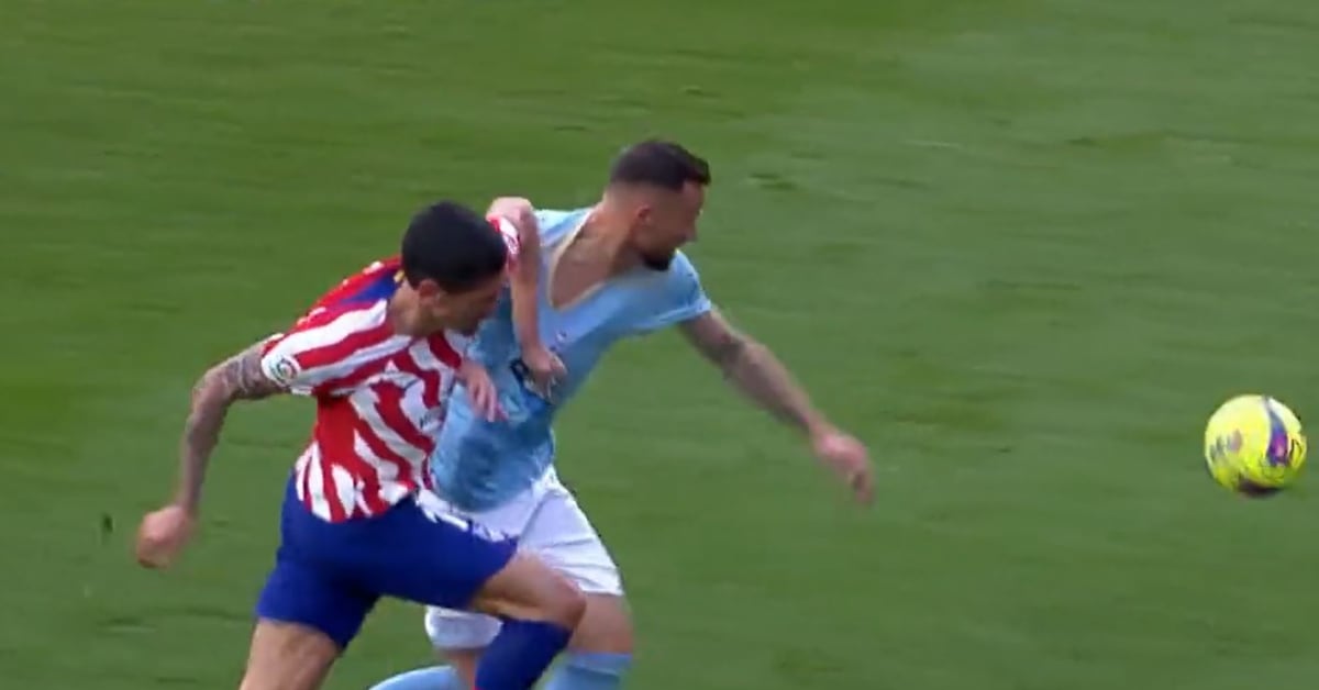 Stefan Savic sent off again before Depay scores 1st Atletico goal Futbol on FanNation