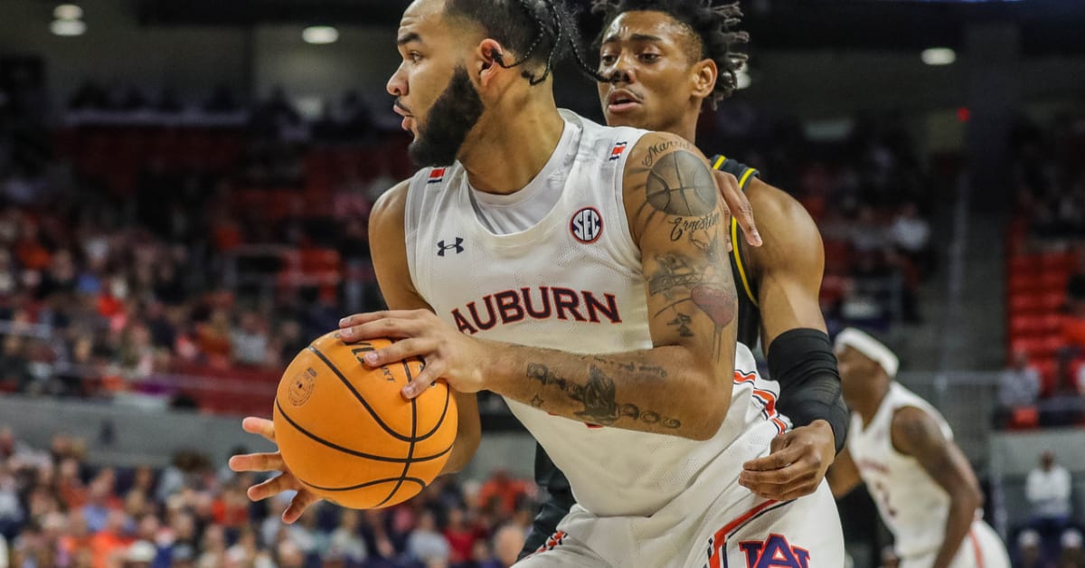 WATCH Johni Broome, Liam Robbins battling in Auburn vs Vanderbilt