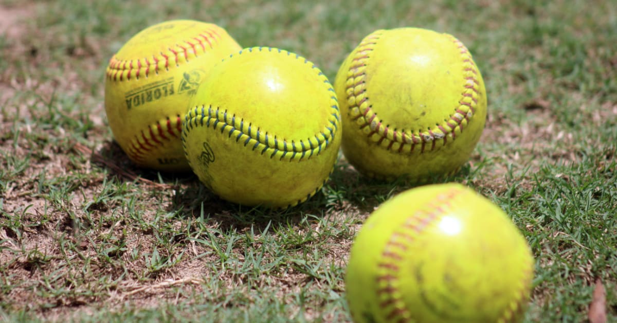 College Softball Players Help Injured Opponent Round Bases for Grand