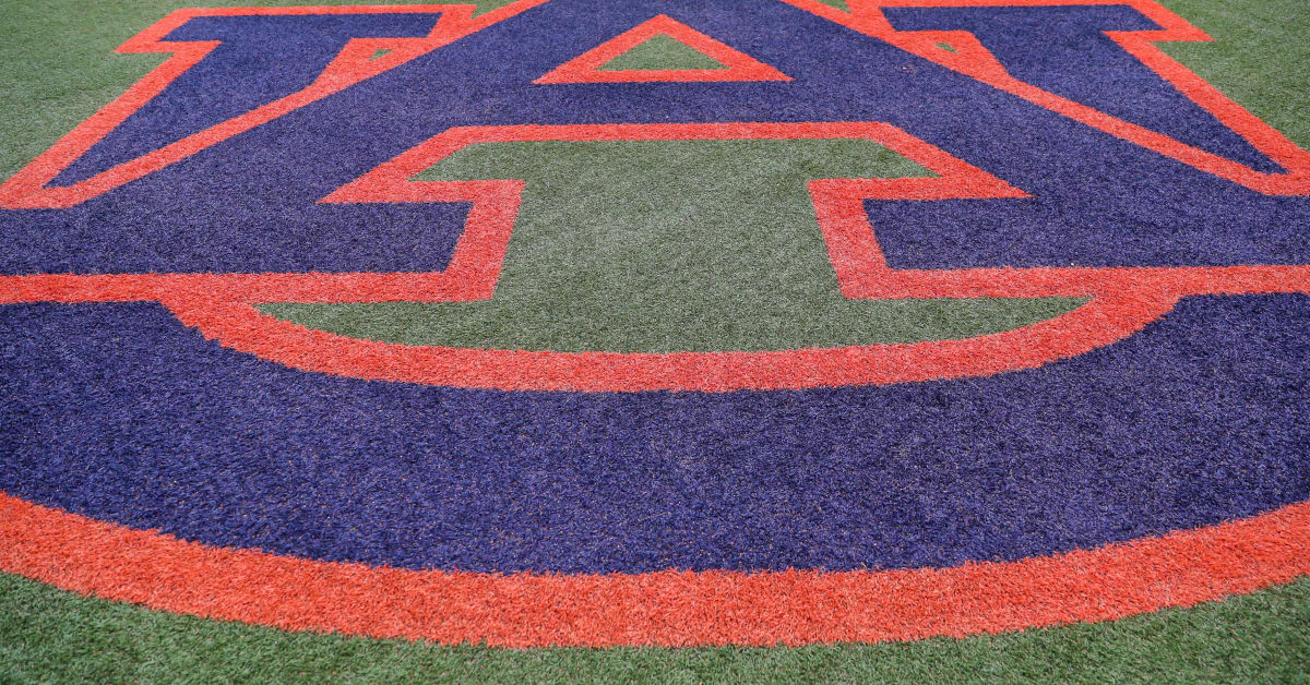 Auburn Tigers Football Recruiting: Offensive Lineman DeAndre Carter
