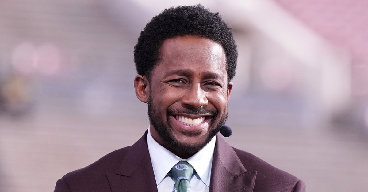 Desmond Howard Posts Photo From Hospital Bed After Surgery - Sports