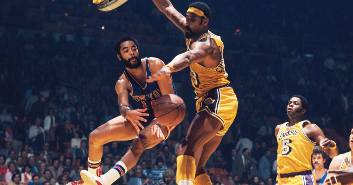 DAVE DeBUSSCHERE  New York Knicks 1973 Away Throwback NBA Basketball Jersey