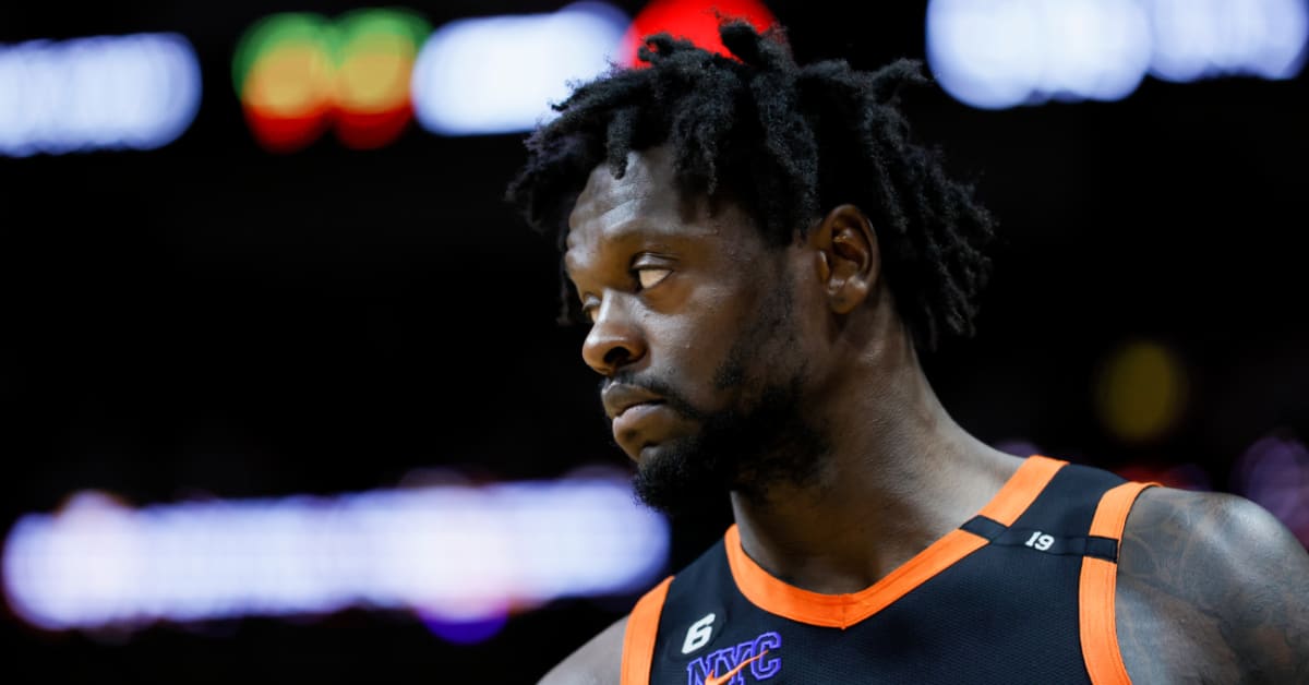 Knicks Fans Rip Down, Stomp on Julius Randle Poster at MSG After Loss