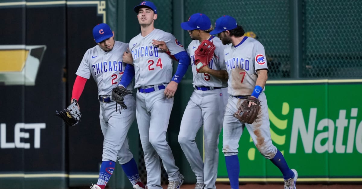Cody Bellinger Exits Cubs Game With Knee Injury After Spectacular Catch