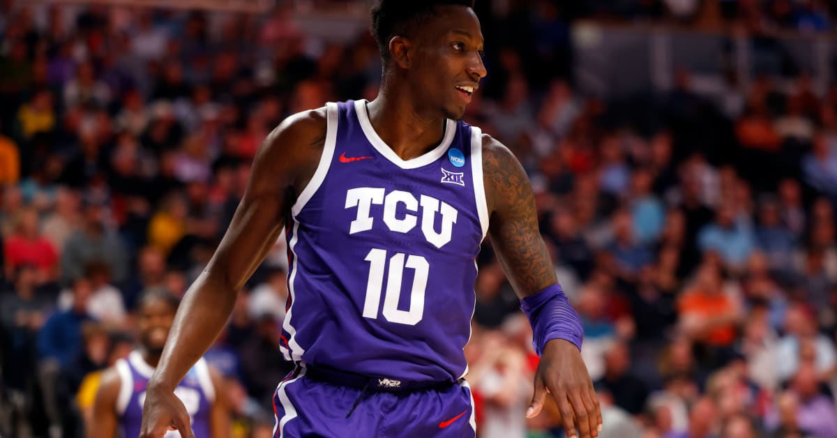 Basketball Damion Baugh Signs with the Los Angeles Lakers Sports