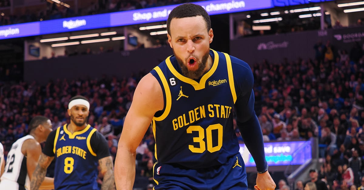 Stephen Curry Boldly Trolls Patrick Mahomes and Travis Kelce Ahead of 'The  Match' - Sports Illustrated