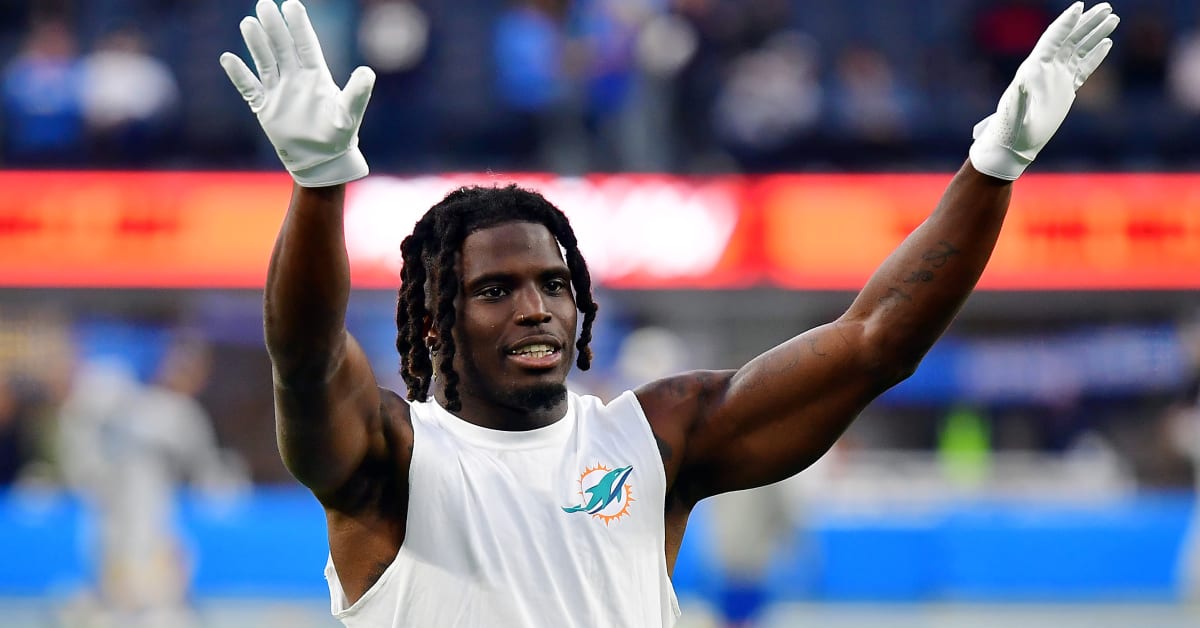 Dolphins’ Tyreek Hill Aiming for RecordBreaking, 2,000Yard Season in