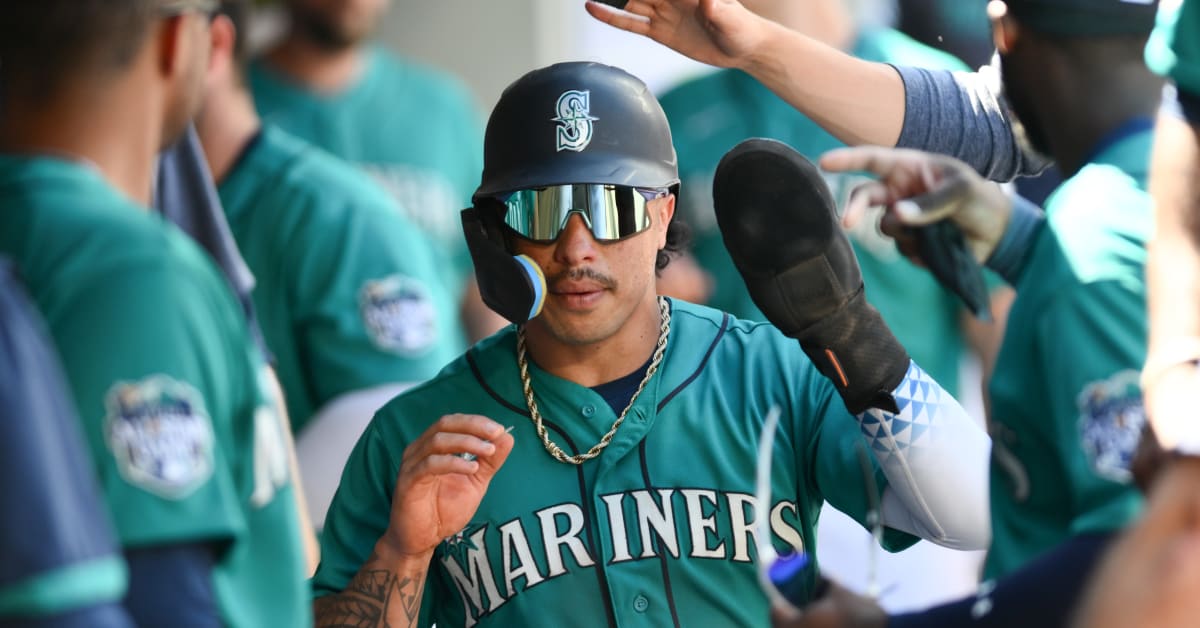 Seattle Mariners Designate Struggling Veteran Infielder Kolten Wong For