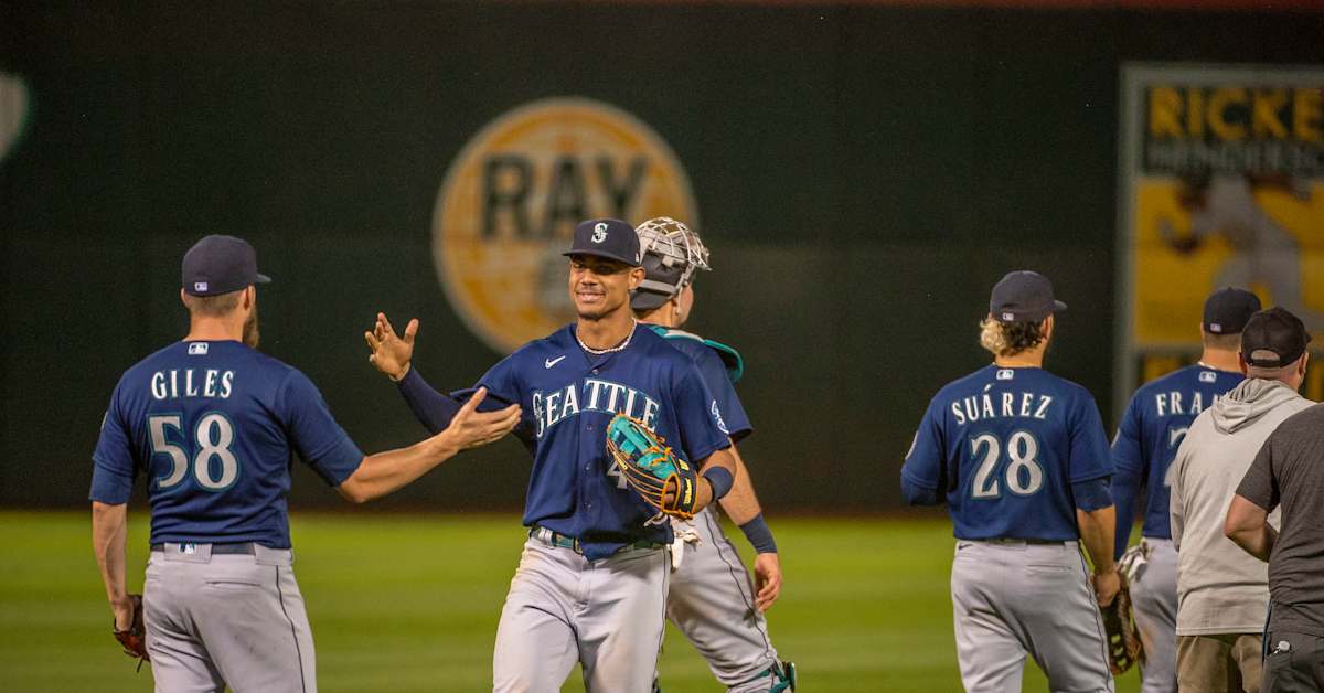 Analysis Emphasizing Slider, Ken Giles Solid in First Appearance With