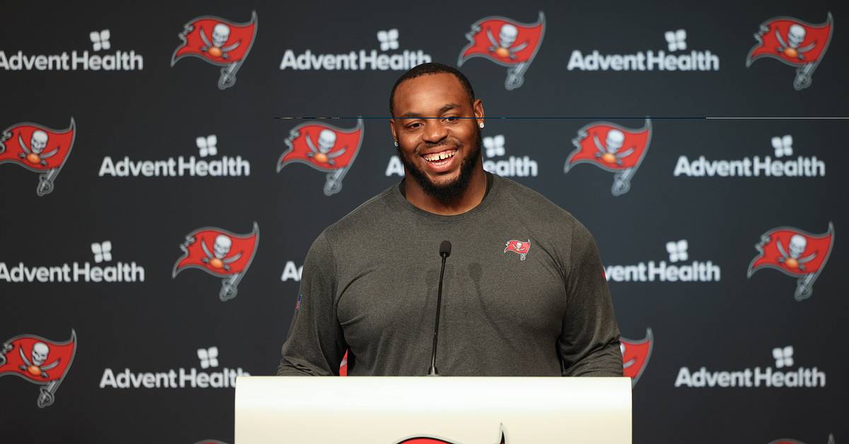Former Yellow Jacket Shaq Mason Helps Tampa Bay Clinch NFC South 