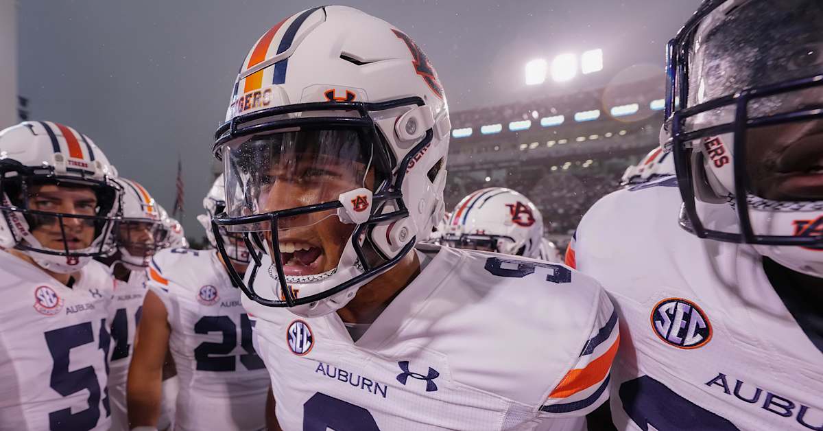 Robby Ashford sends a message before the start of 2023 Sports