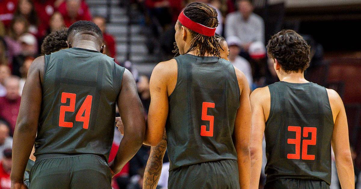College-Basketball-Fans rösten Indiana für alptraumhafte schwarz-rote ...