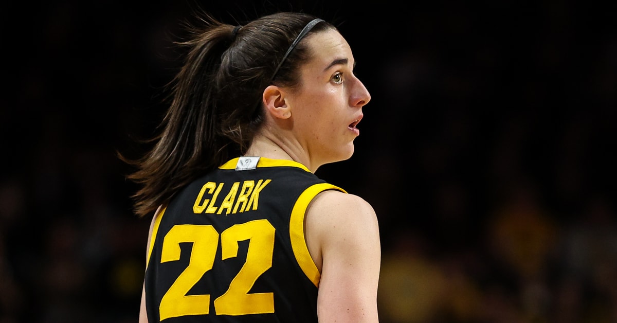 Iowa’s Caitlin Clark Announces Decision to Enter 2024 WNBA Draft