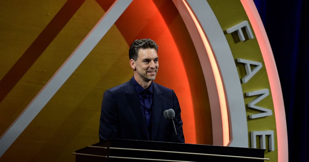 Pau Gasol Shares Emotional Kobe Bryant Story During Hall of Fame Speech