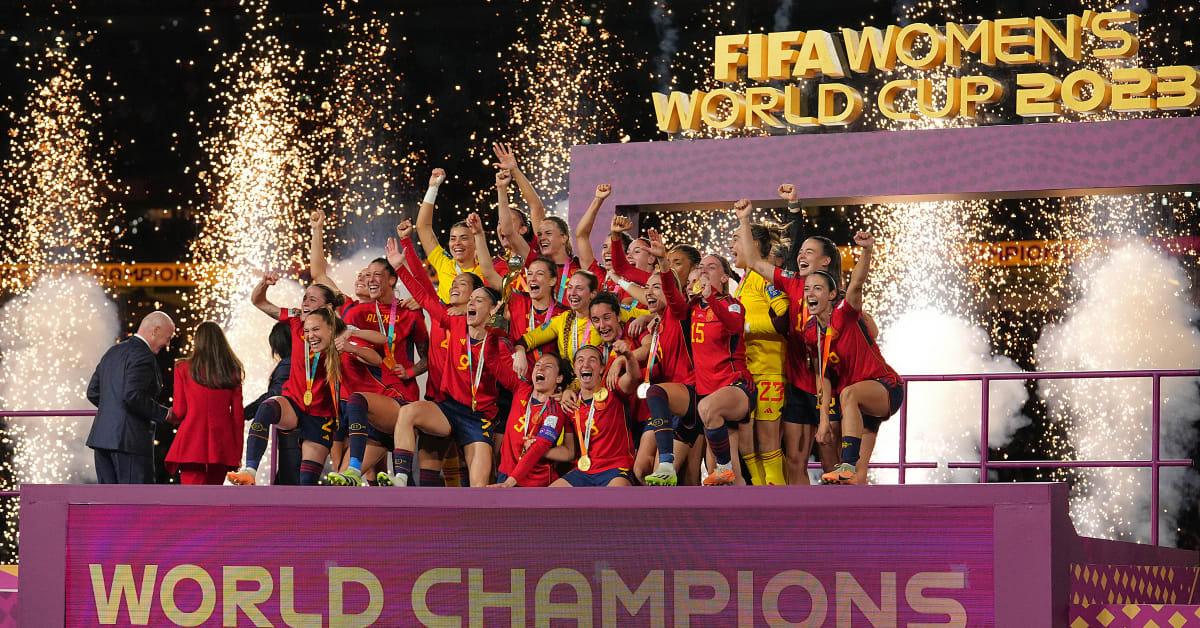 España gana el título del Mundial femenino en medio de la agitación con Felda y la Federación Española de Fútbol