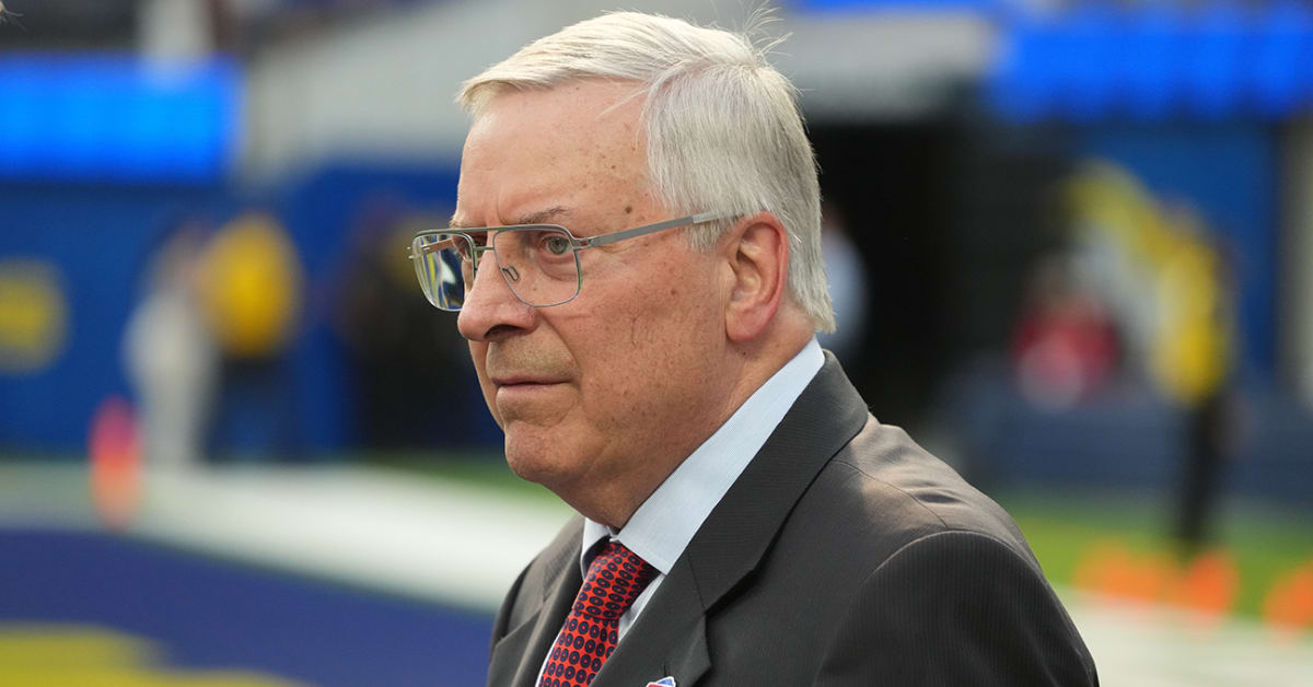 Jerry Jones, Terry Pegula Accused of Making Racist Comments in Jim ...