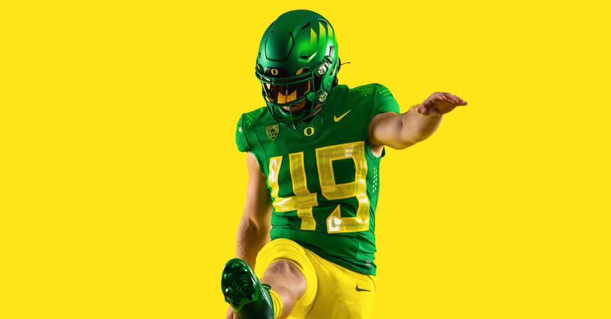 Fans Are Clowning Oregon's New Uniforms For Saturday's Game - The