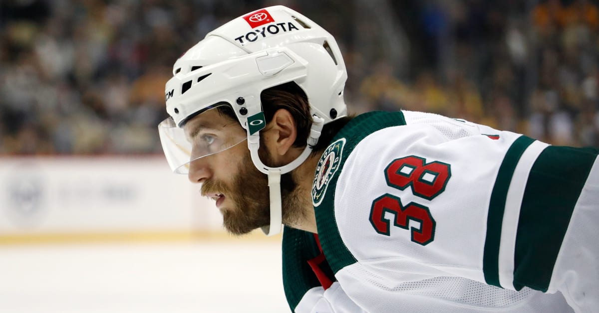 Wild sign Ryan Hartman to three-year extension - Sports Illustrated