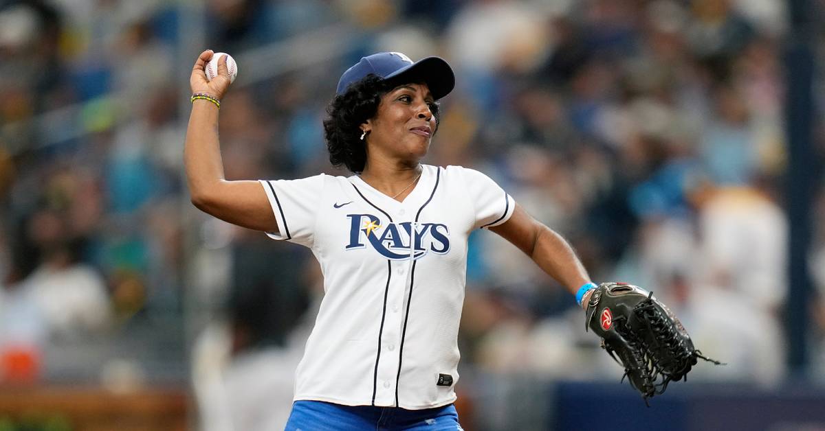 Randy Arozarena’s Mom Threw One of the Absolute Best First Pitches of the ...