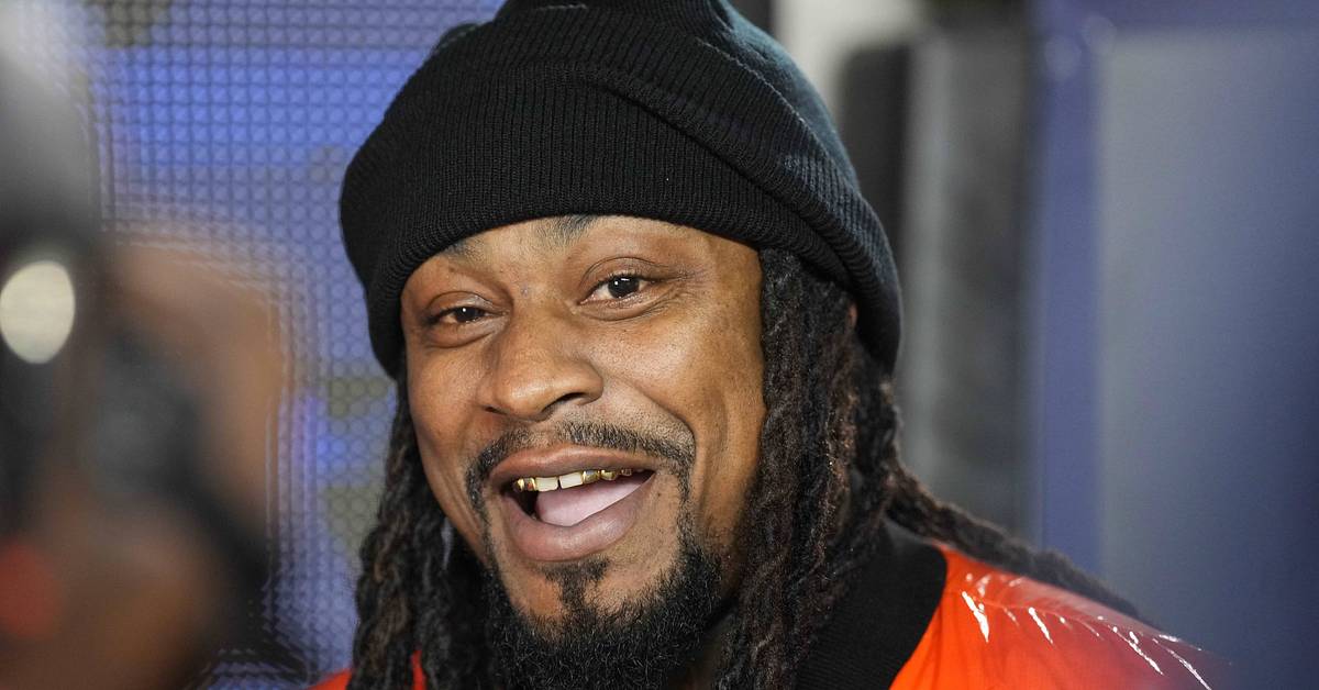 Marshawn Lynch Reveals What He Told Pete Carroll After ‘Dumbest Call in ...