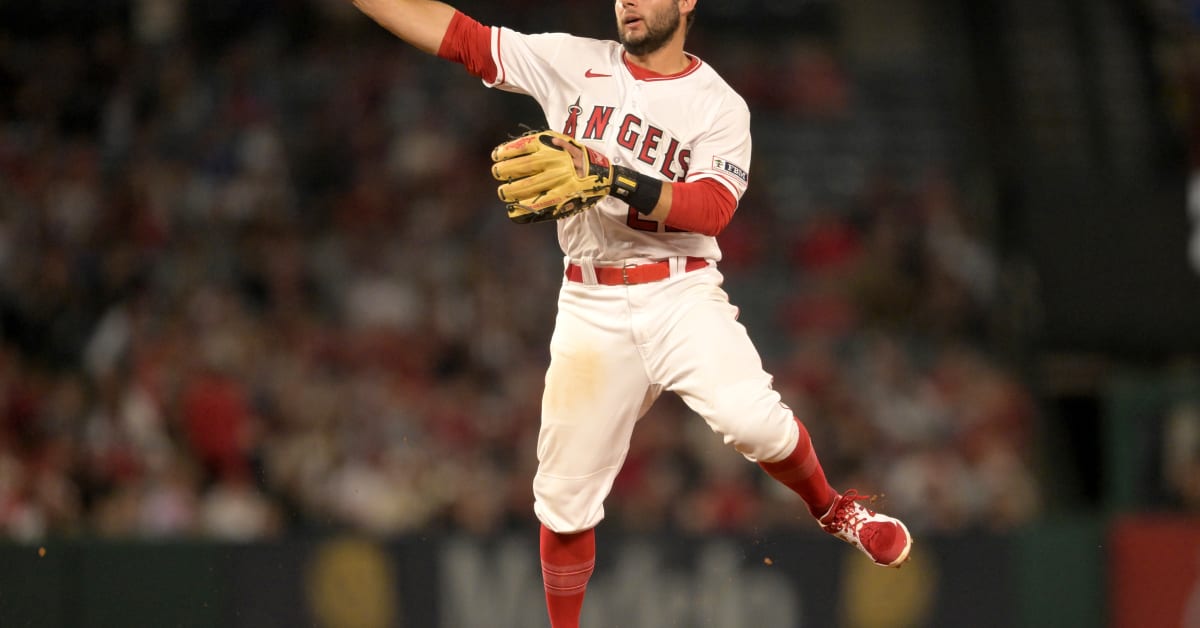 BREAKING Braves trade Evan White, Tyler Thomas to Angels for infielder