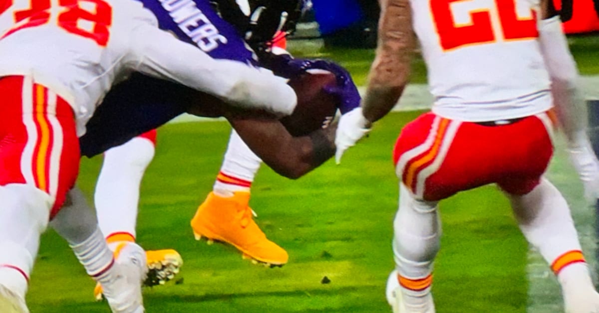 Disaster! Zay Flowers Fumbles At Goal Line, Baltimore Ravens