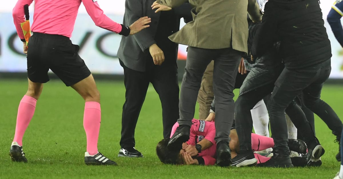 Referee punched & kicked in the head after Turkish Super Lig game - Futbol  on FanNation